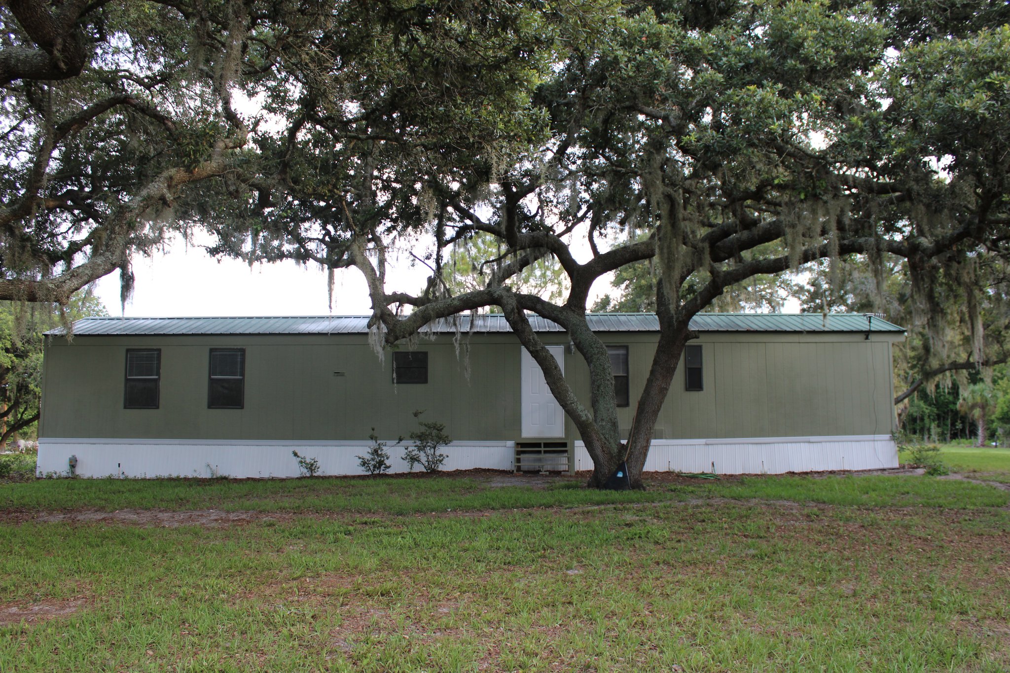 Lake Wales House: 5954 Skokie Road