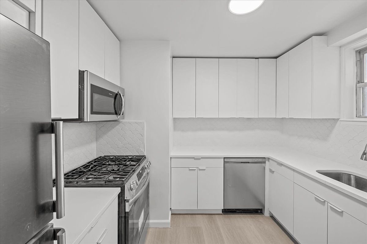 Bronx House: 5700 Arlington Ave APT 5X