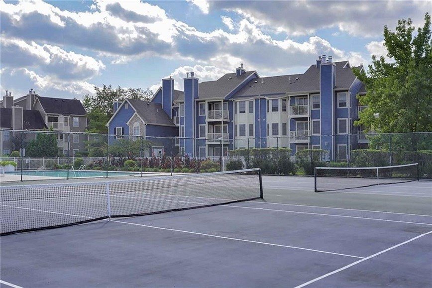 East Brunswick Condo: 282 Cozzens Ct