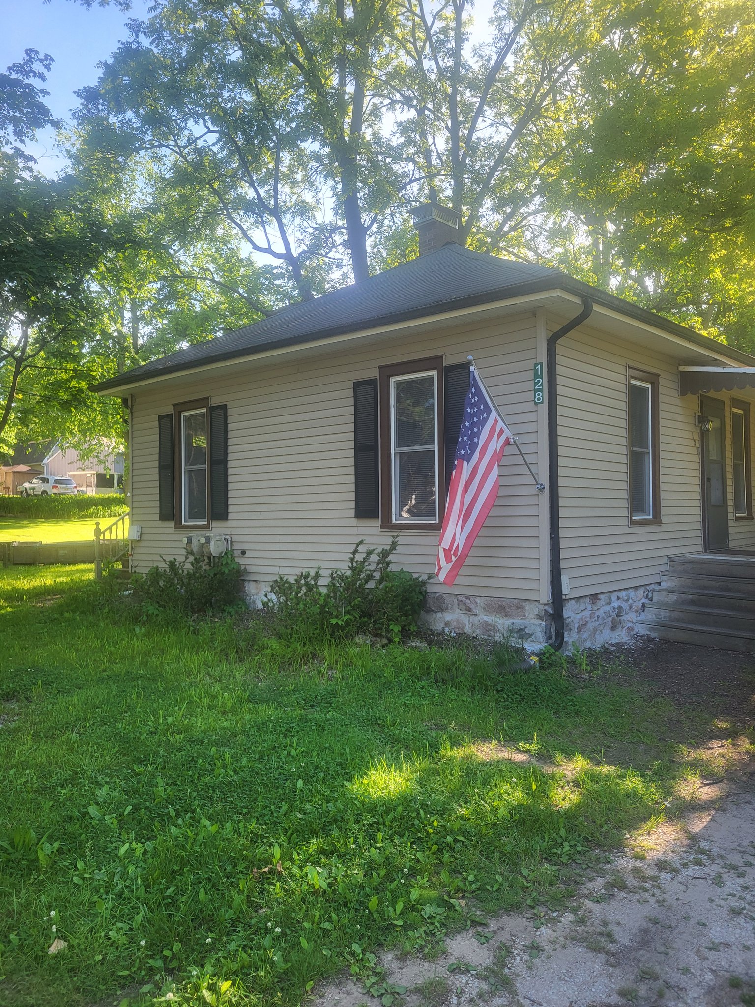 Olivet House: 128 East St