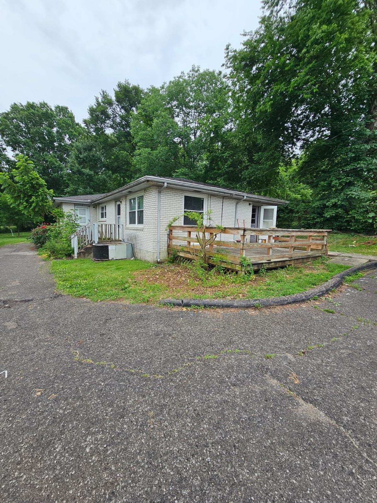 Madison Multiplex: 107 Hillcrest Dr