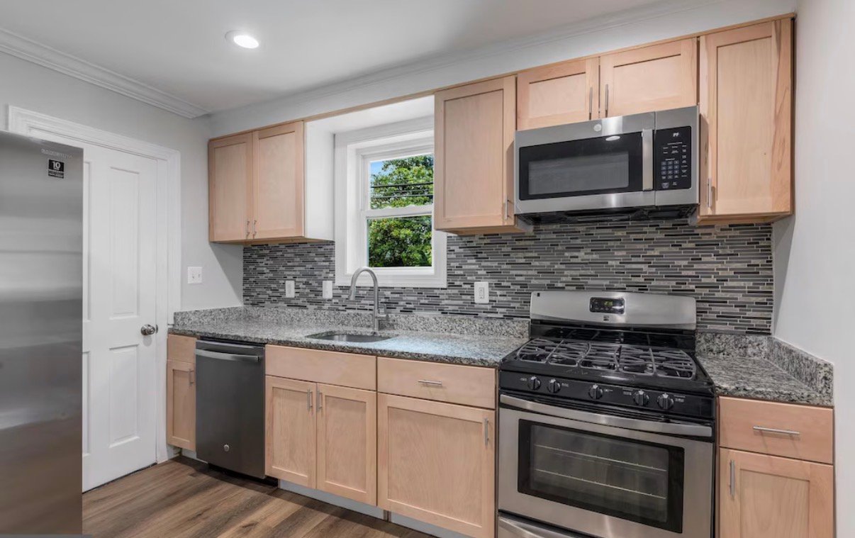 Brentwood House: 3403 Allison St
