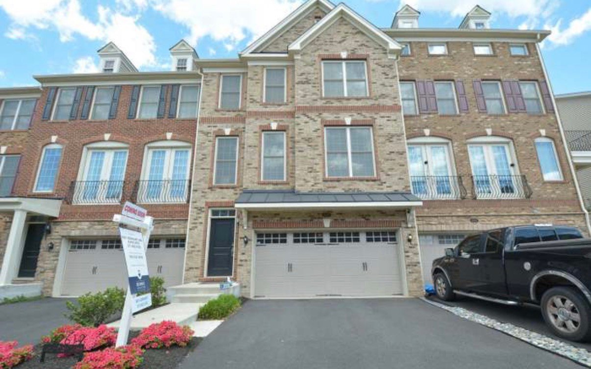 Chantilly Townhome: 42612 Lisburn Chase Ter
