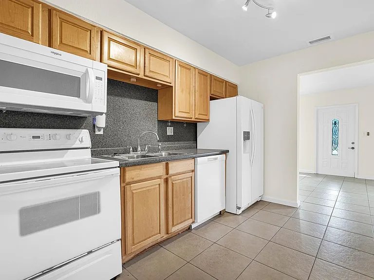 Fort Lauderdale House: 261 NE 45th St