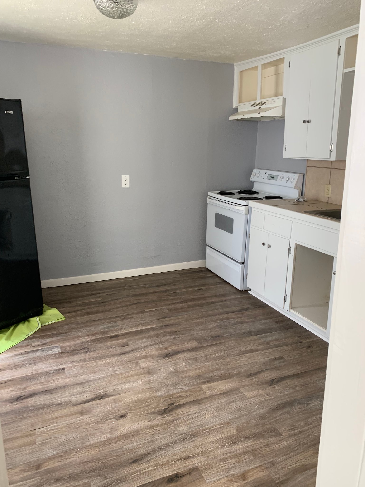 Kingsville Apartment: 616 West Lee