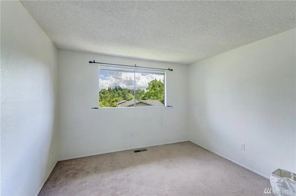 Kenmore House: 19018 68th Ave NE