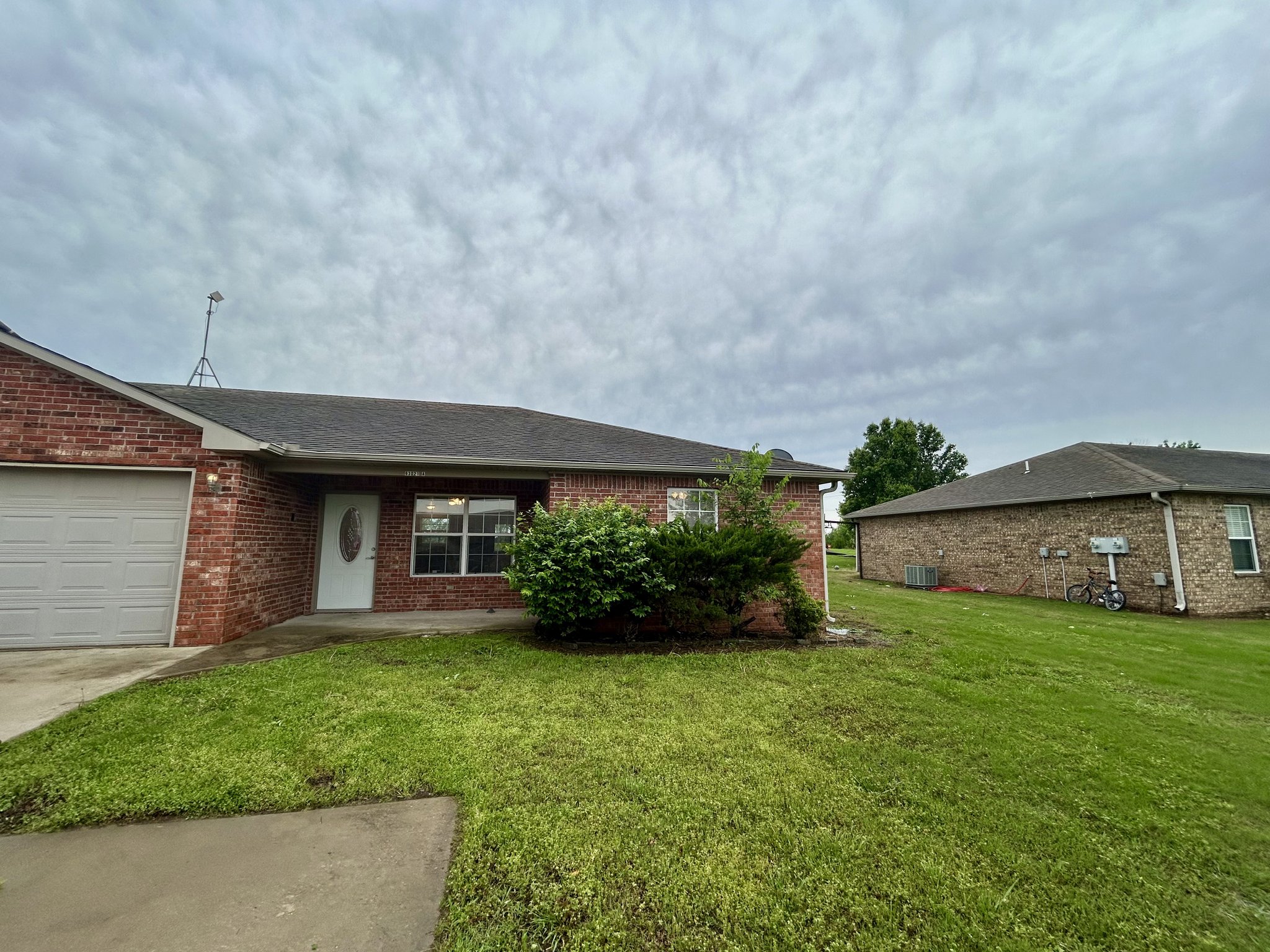 Grove Multiplex: 63020 E 285 Court
