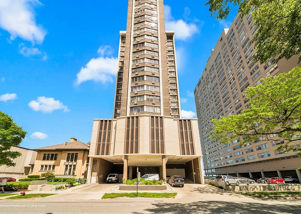 Chicago Condo: 6325N Sheridan Rd