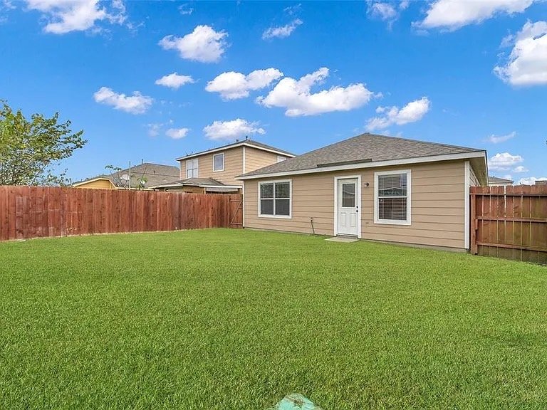 Houston House: 731 Remwick Dr