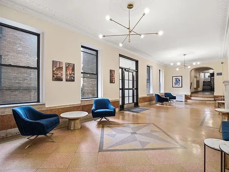 New York Apartment: 66 Saint Nicholas Pl
