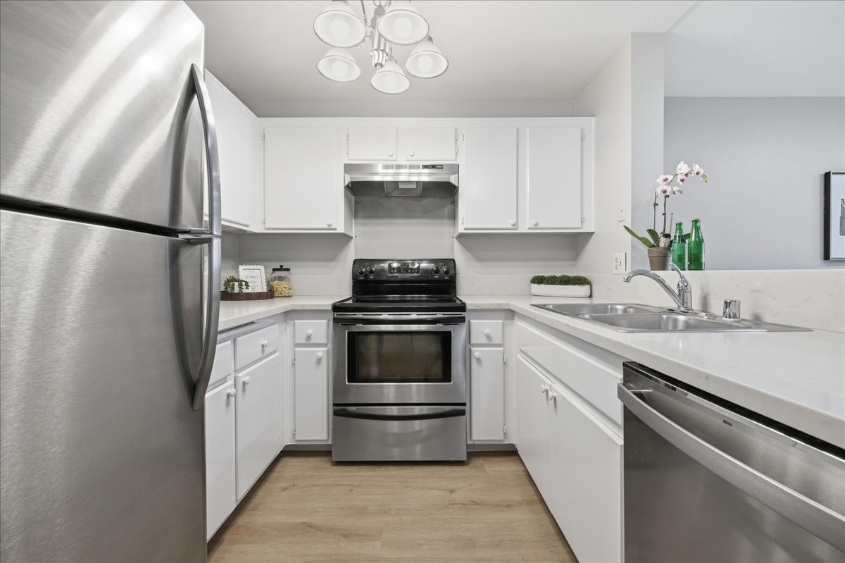 San Diego Condo: 3440 Lebon Dr