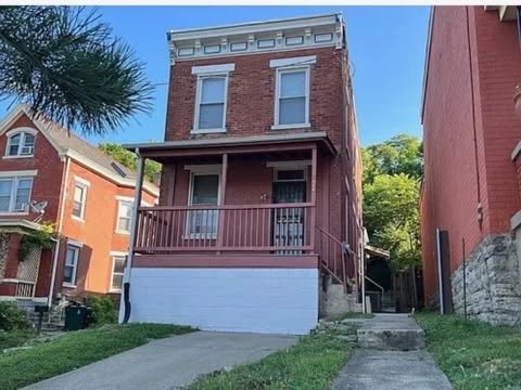 Cincinnati House: 968 Ludlow avenue