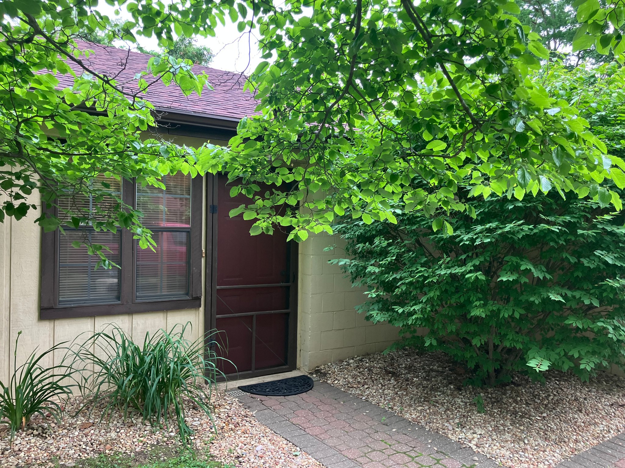 Edwardsville Apartment: 6306 Fairfield Rd