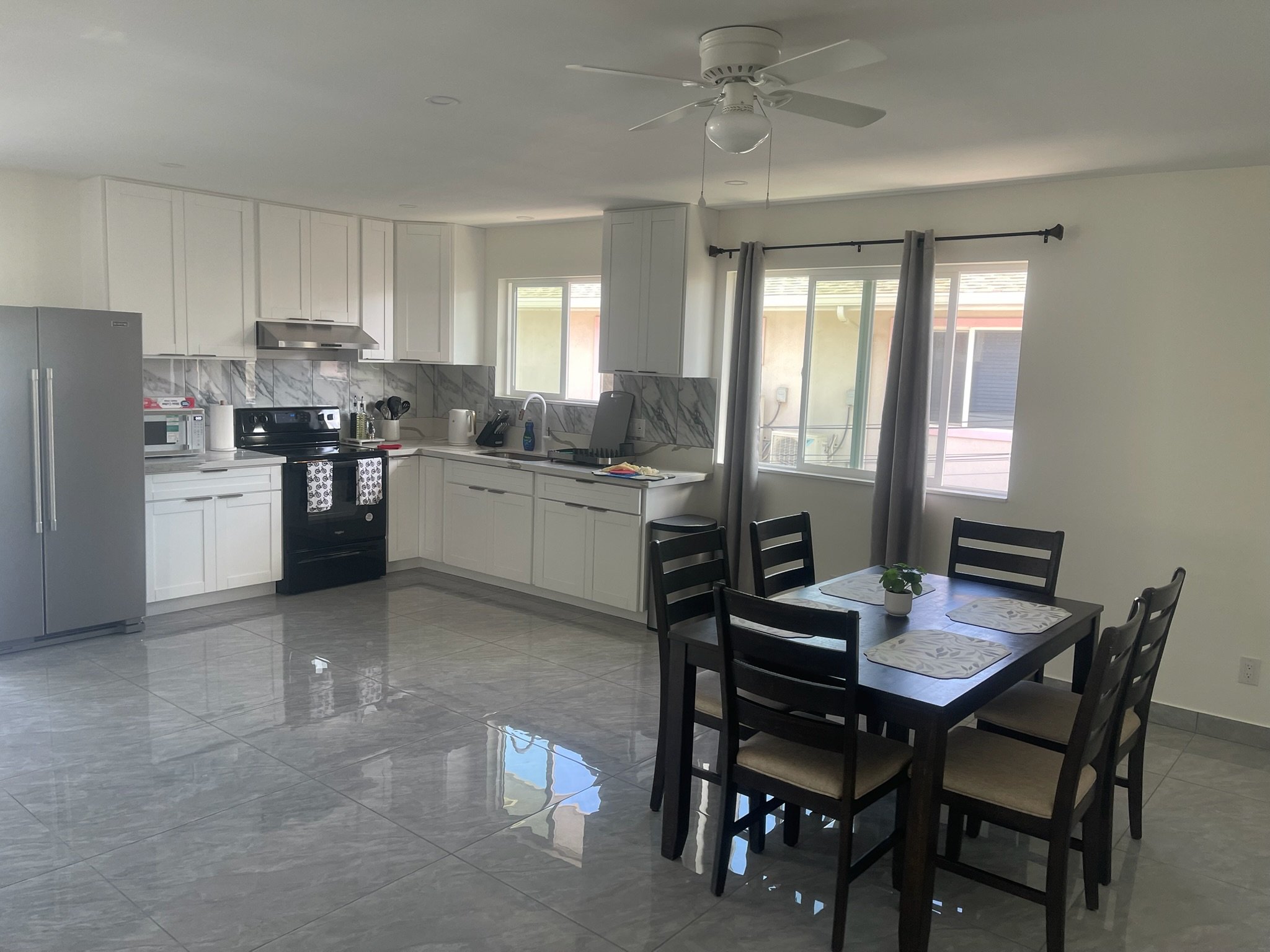 Honolulu Apartment: 918 8th Ave 4 bedroom