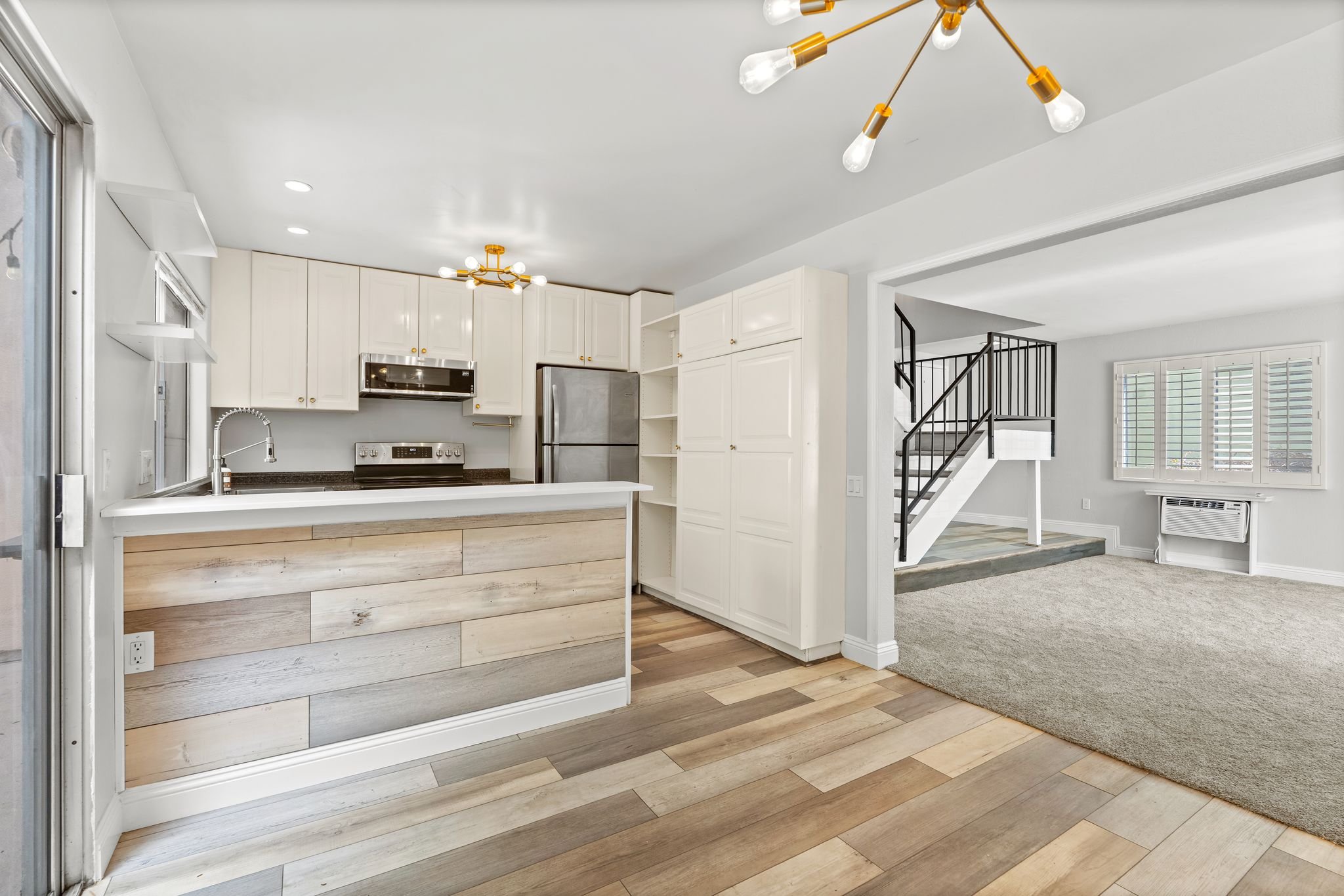San Diego Condo: 7930 Mission Center Court