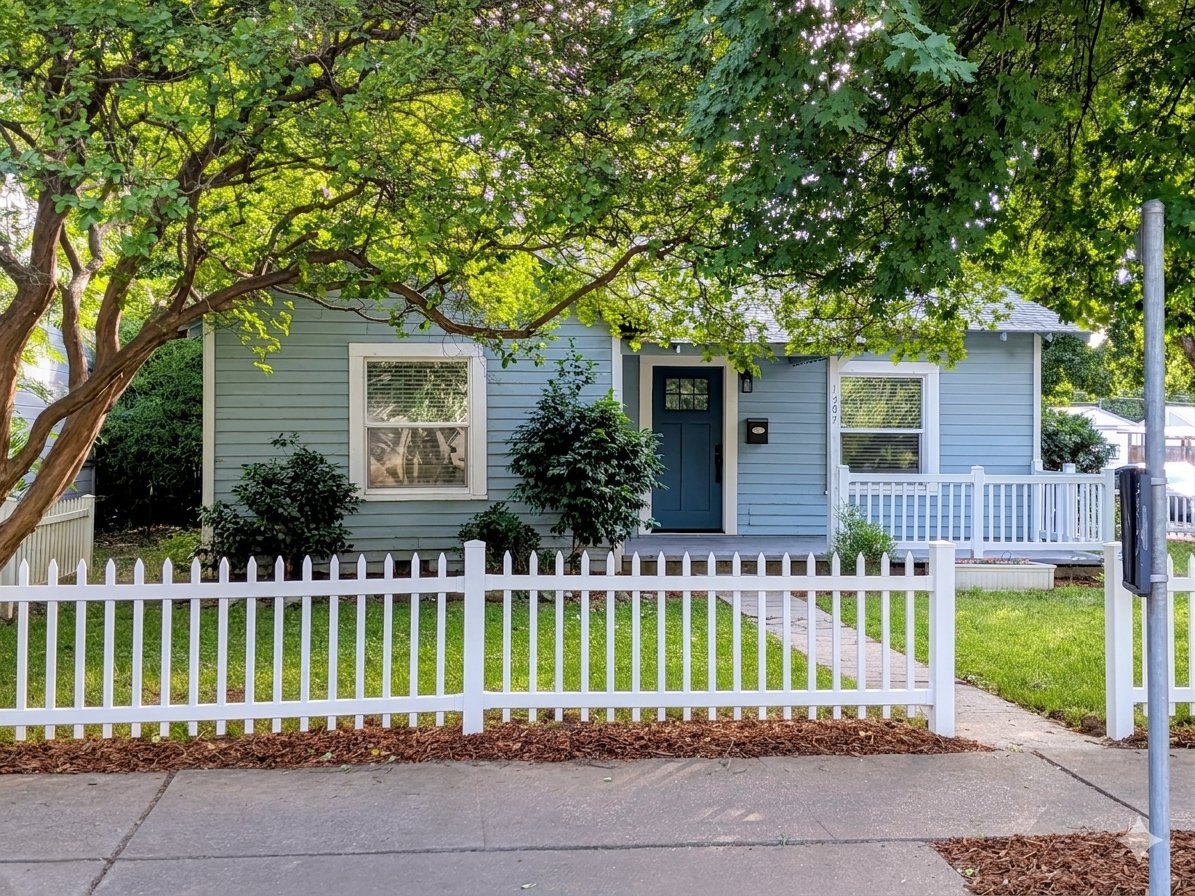 Chico House: 1267 Warner St