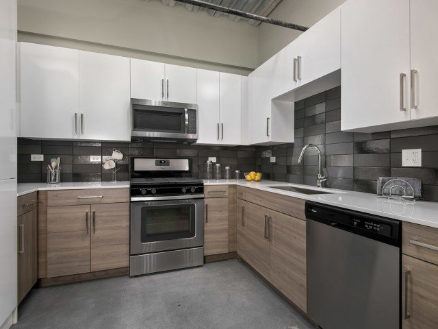 Chicago Apartment: 1240 N Milwaukee Ave