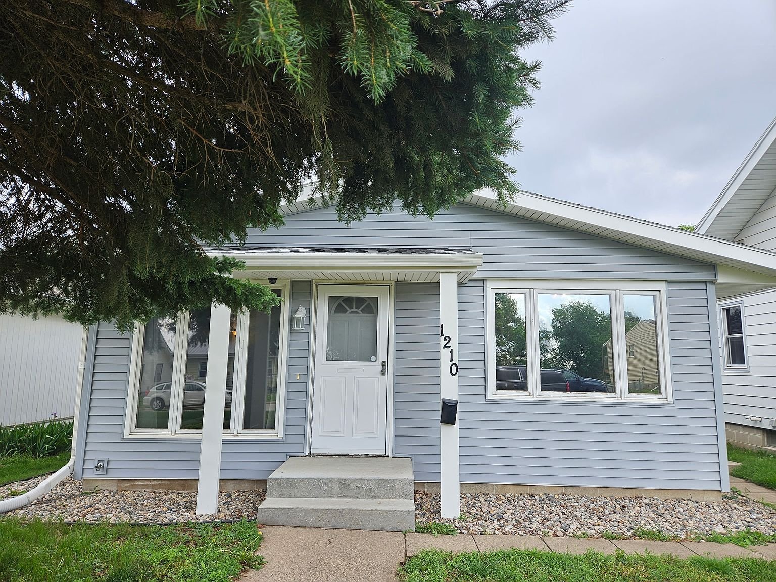 Sioux City House: 1210 S Westcott St