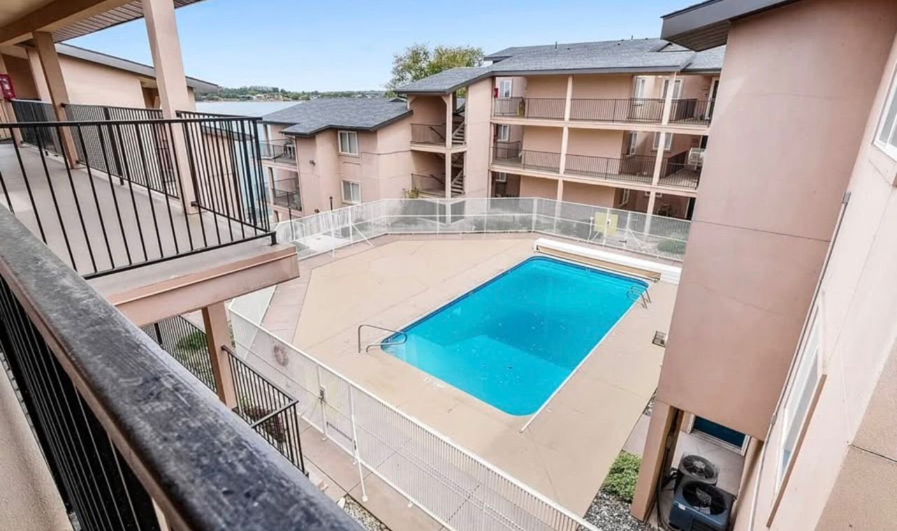 Moses Lake Condo: 2900 W Marina Dr