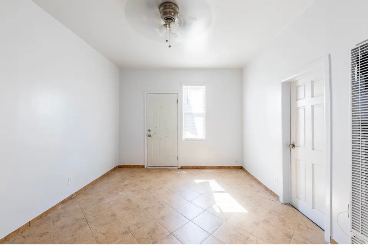 Chicago Apartment: 2752 S Kedvale Ave