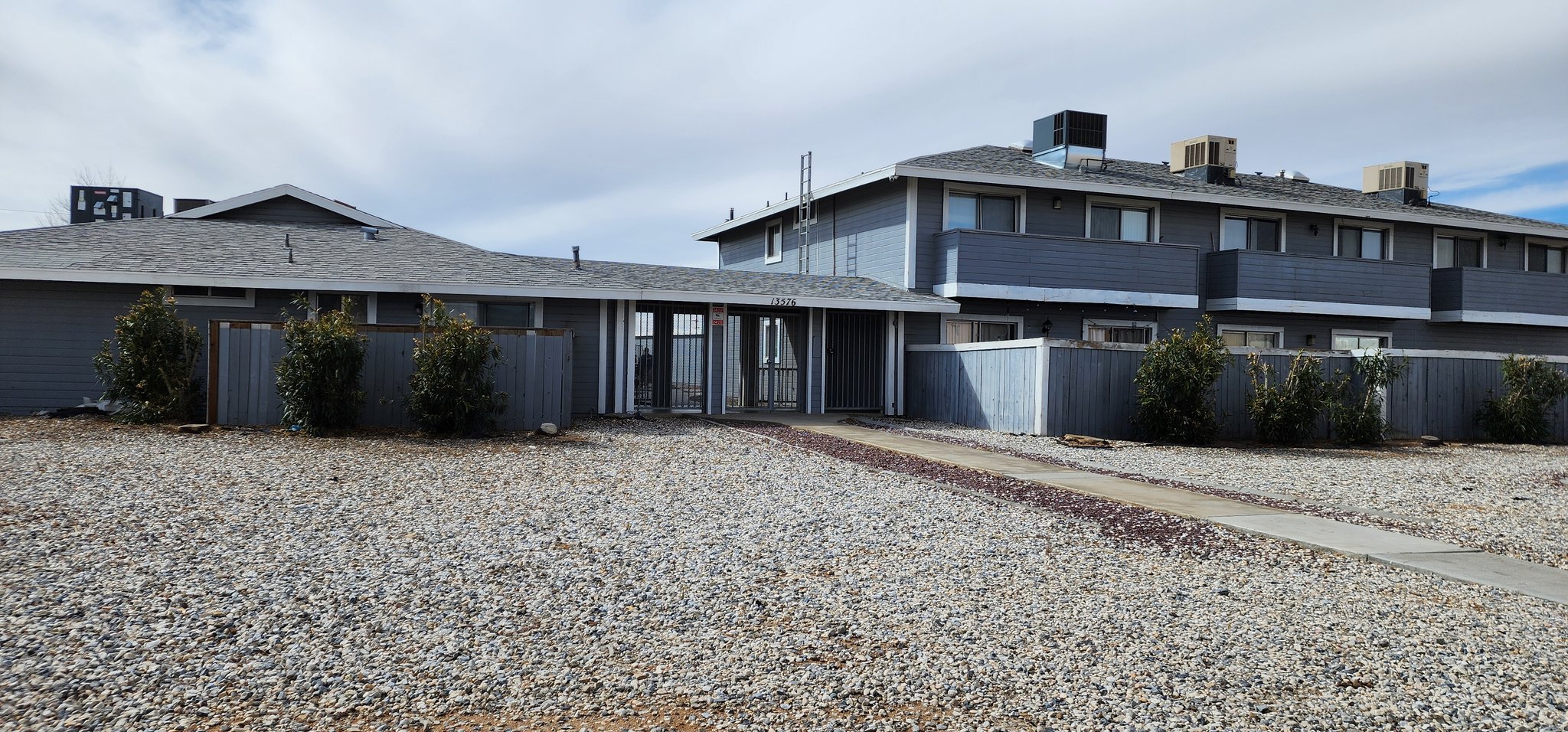 Apple Valley Apartment: 13576 Algonquin Rd