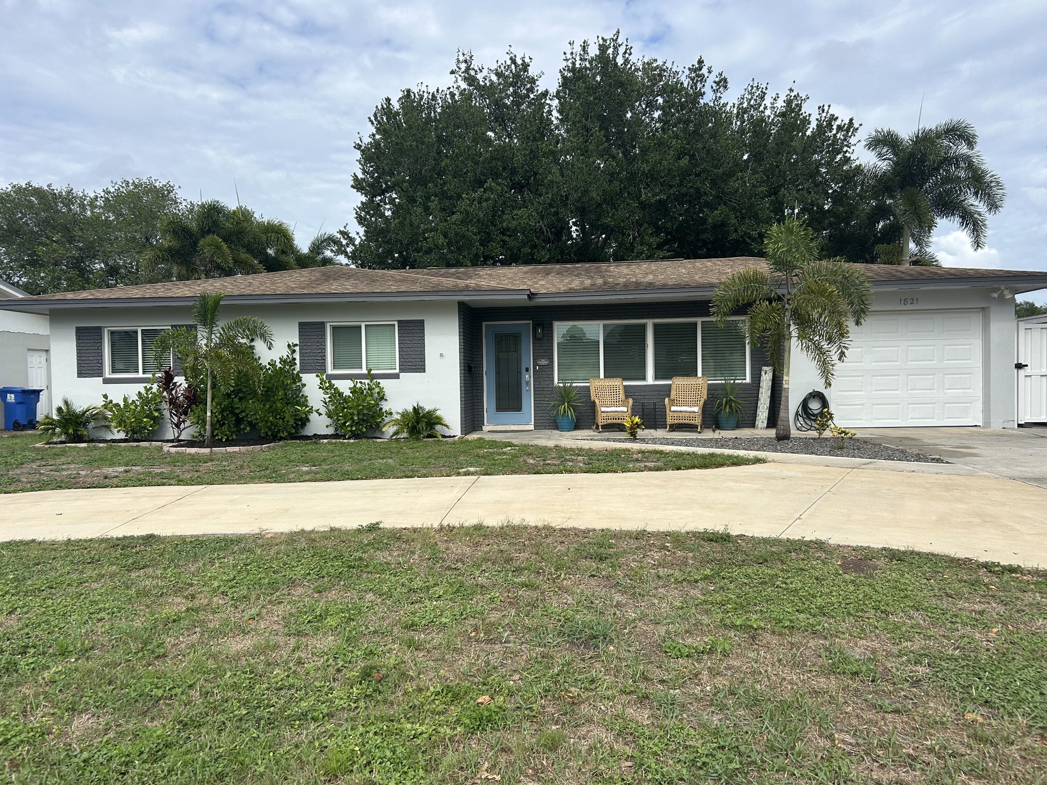 St Petersburg House: 1821 Winchester Rd N