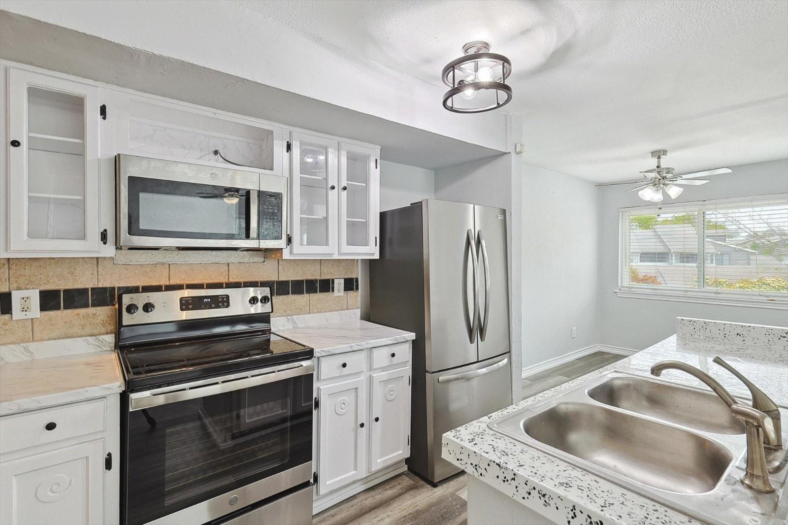 Dallas Condo: 9805 Walnut St.