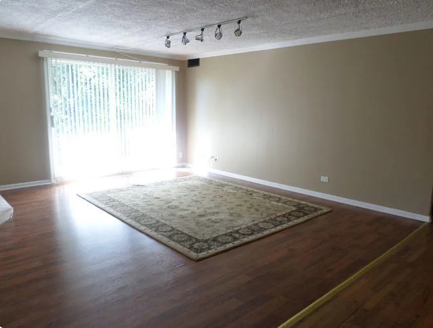 Naperville Condo: 5S100 Pebblewood Ln