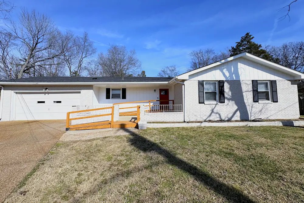 Nashville House: 112 Lake Terrace Cir