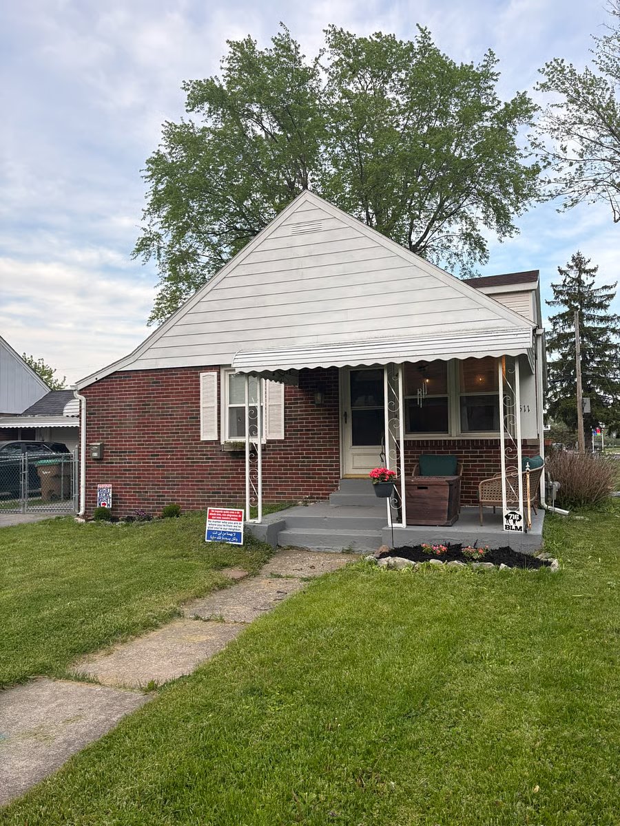 Buffalo House: 511 Walton Dr