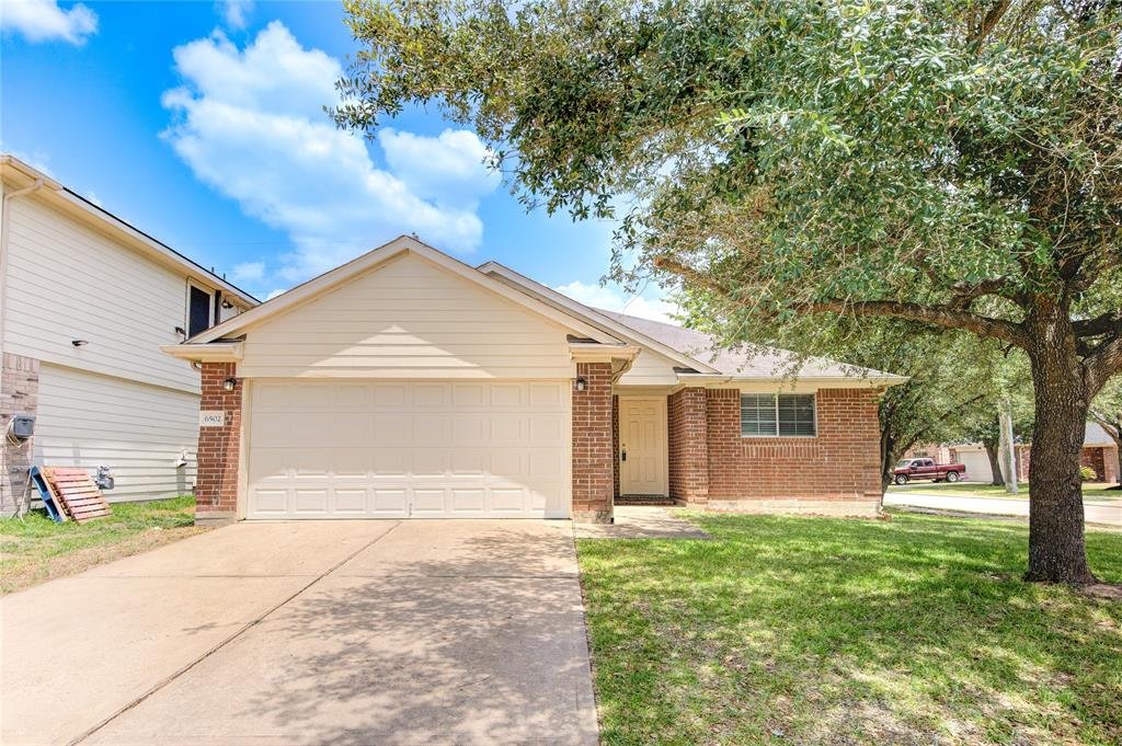Katy House: 6502 Wellington Meadows Dr
