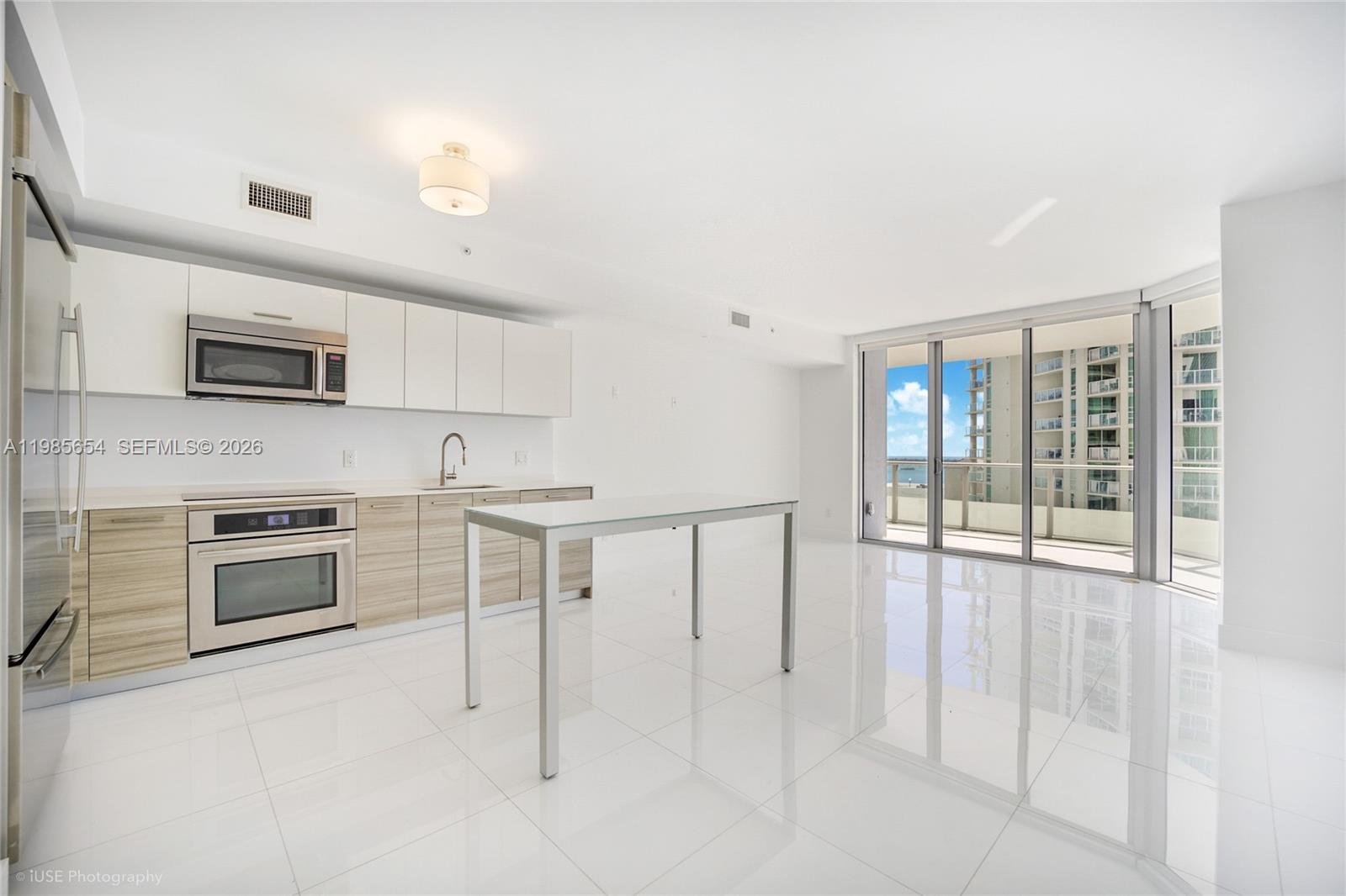 Miami Condo: 1300 Brickell Bay Dr