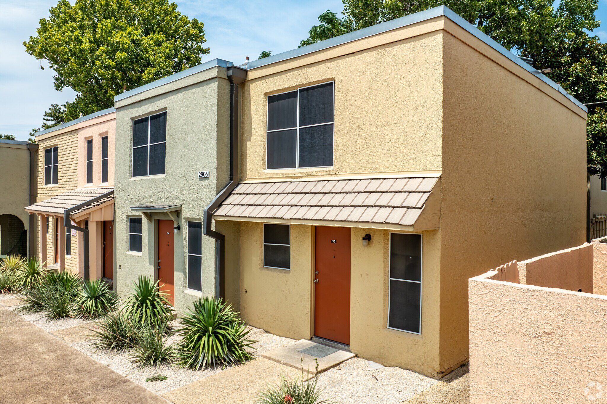 Garland Apartment: 2900 S 5th st