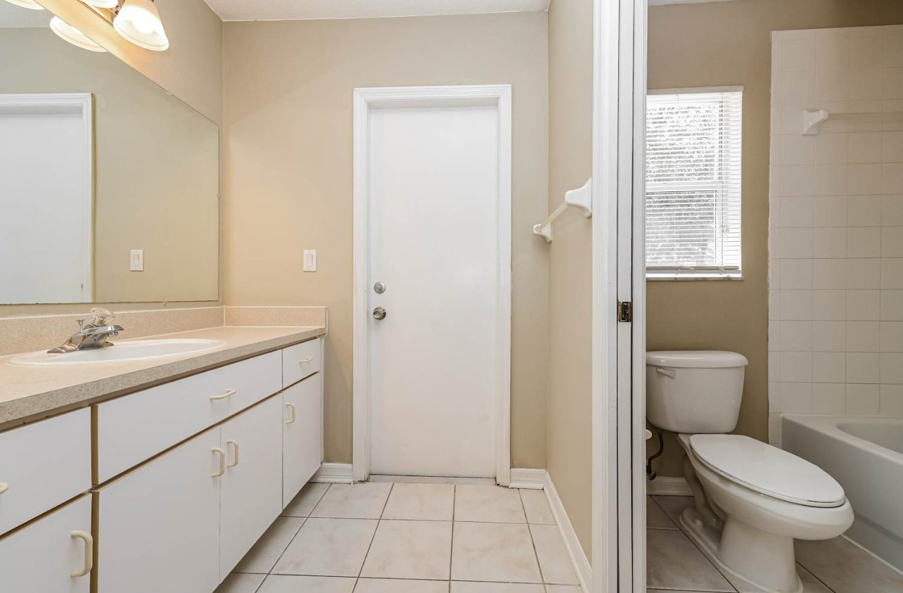 Tacoma House: 19128 23rd Avenue Ct E