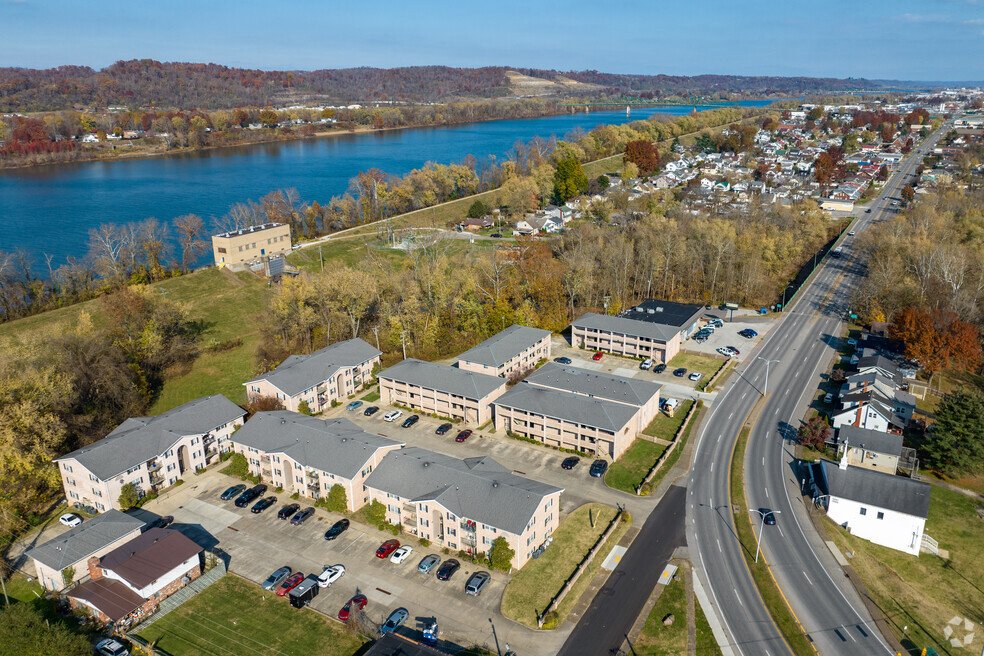 Huntington Apartment: 2950 Auburn Rd