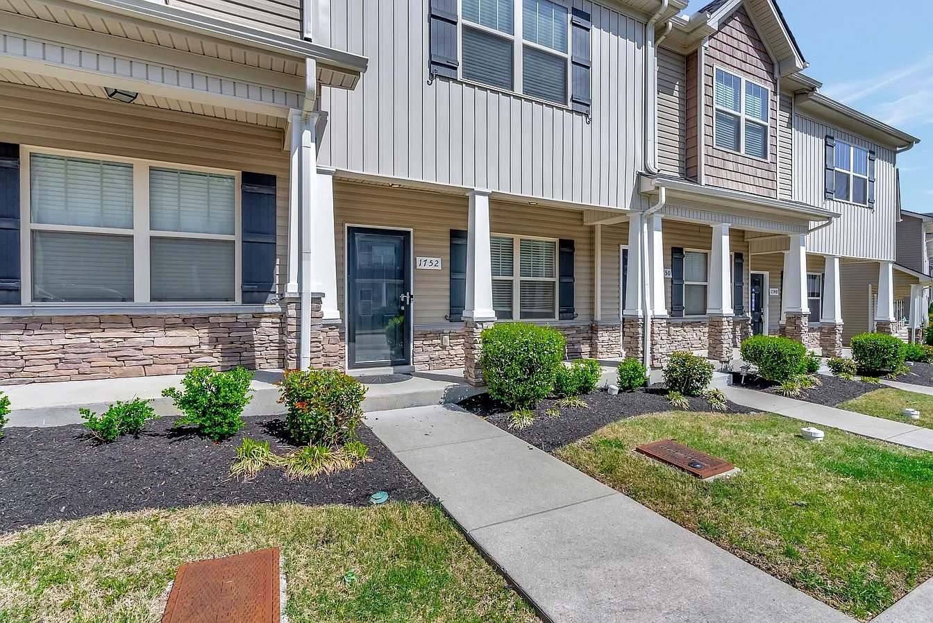 Antioch Townhome: 1752 Sprucedale Dr