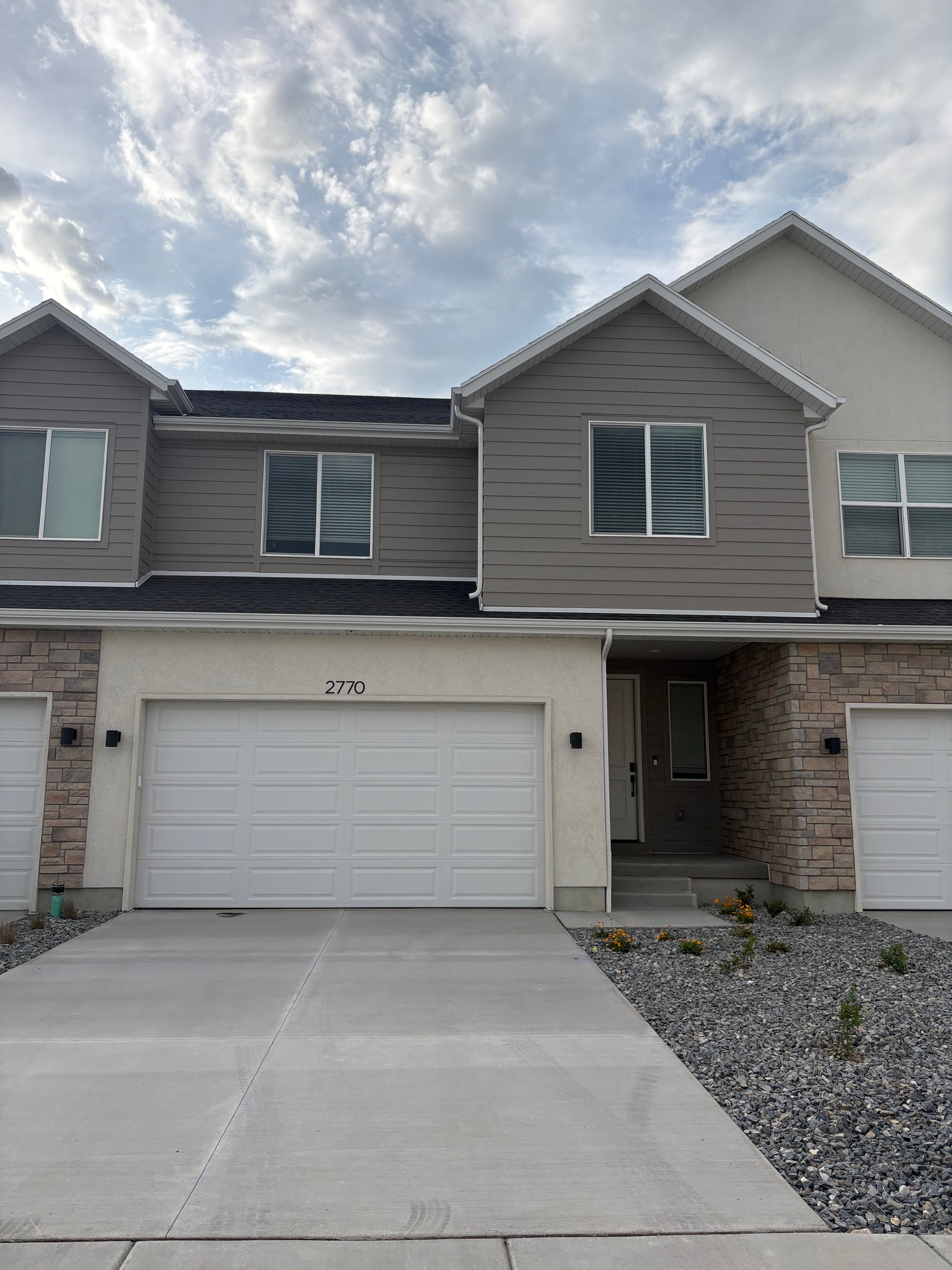 Mapleton Townhome: 2770 W Aurora Ave