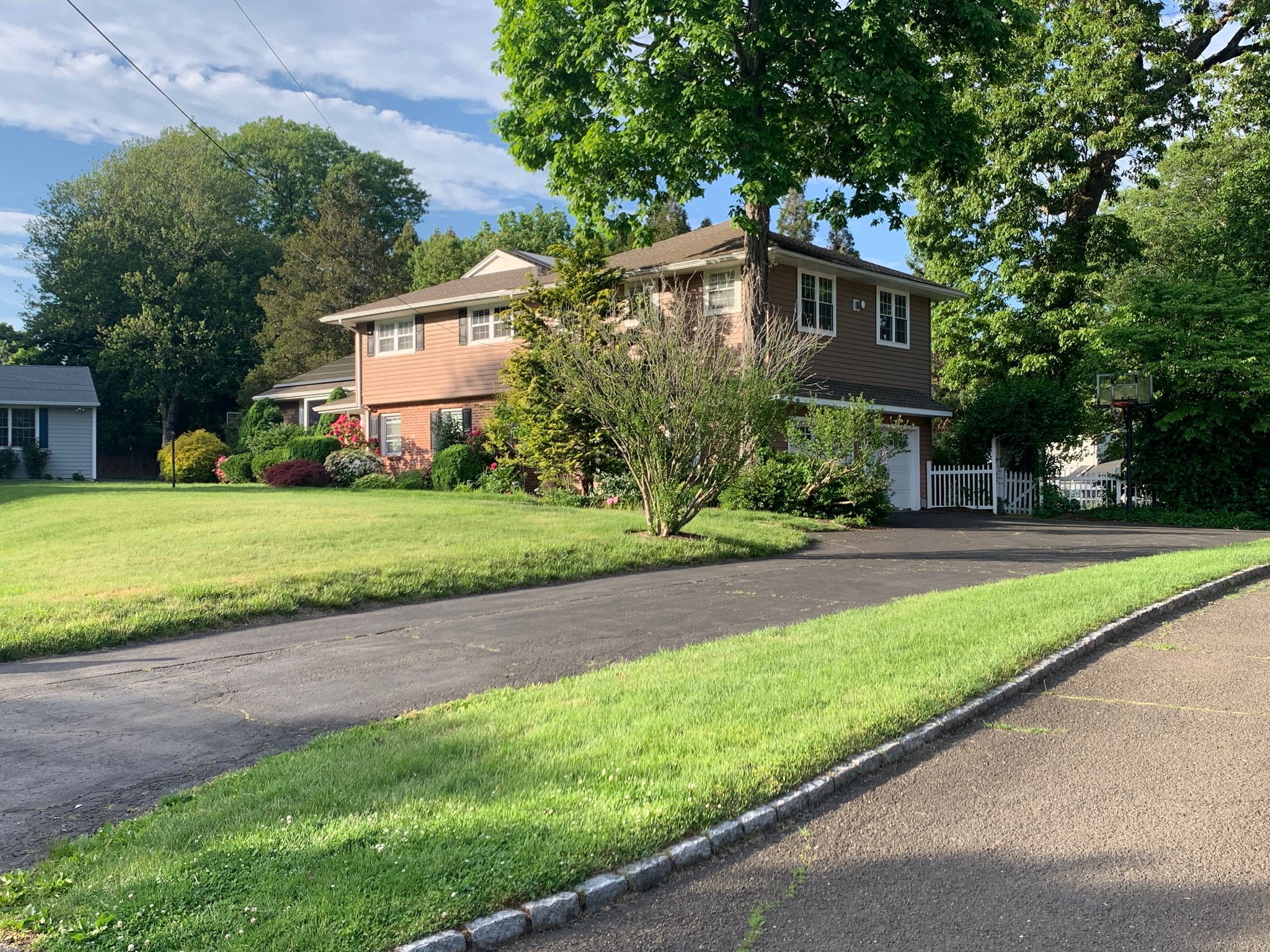 Fairfield House: 116 Beechwood Lane