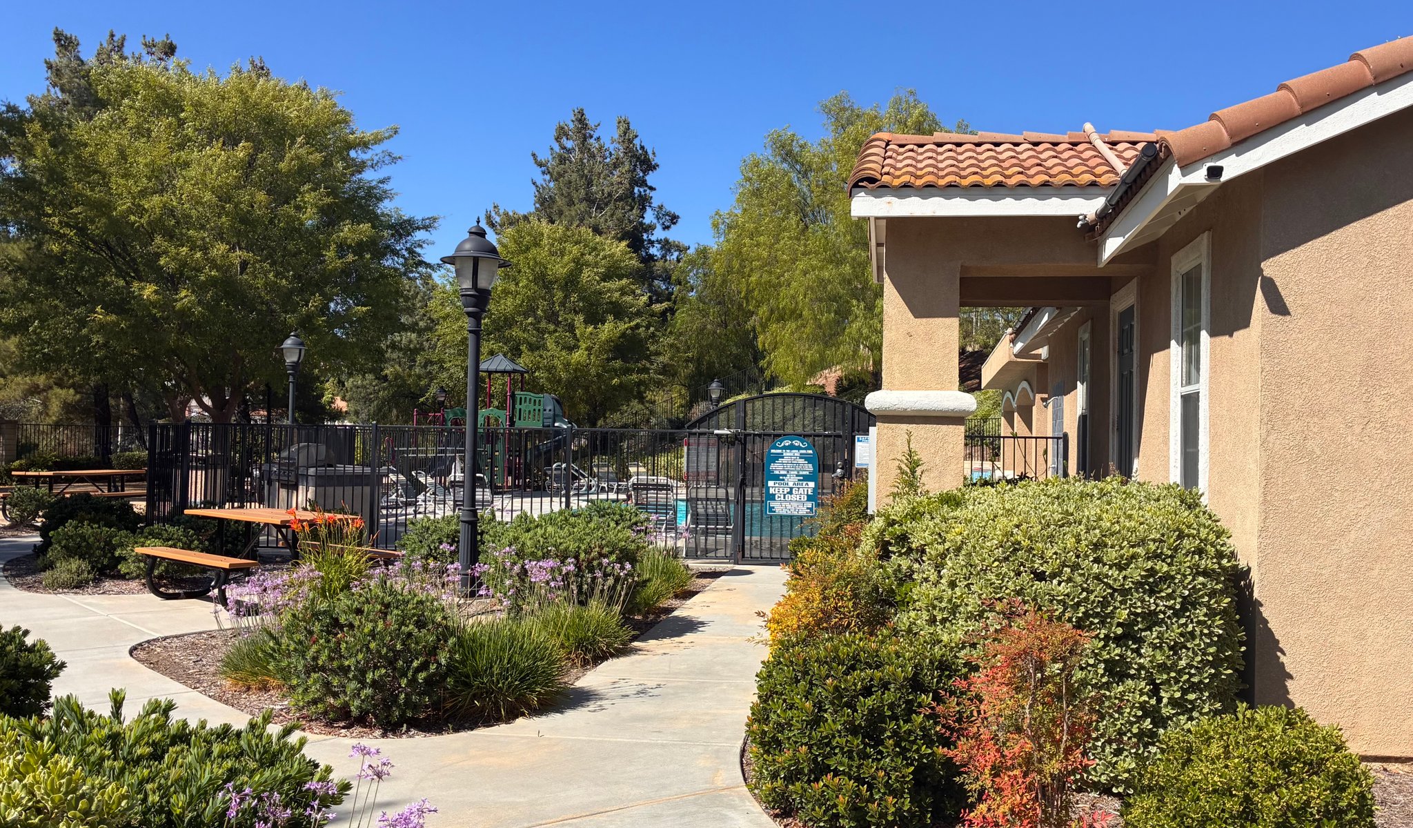 temecula Single Room: 42135 chestnut dr