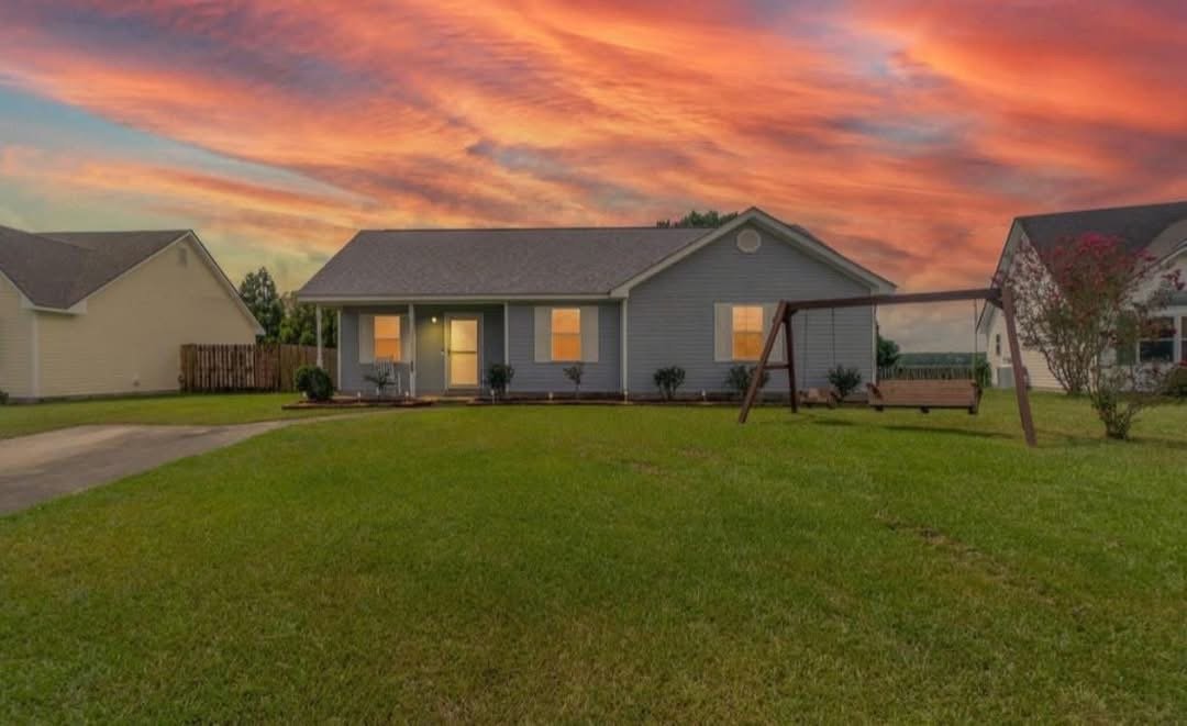 Elizabeth City House: 303 Cardinal Way