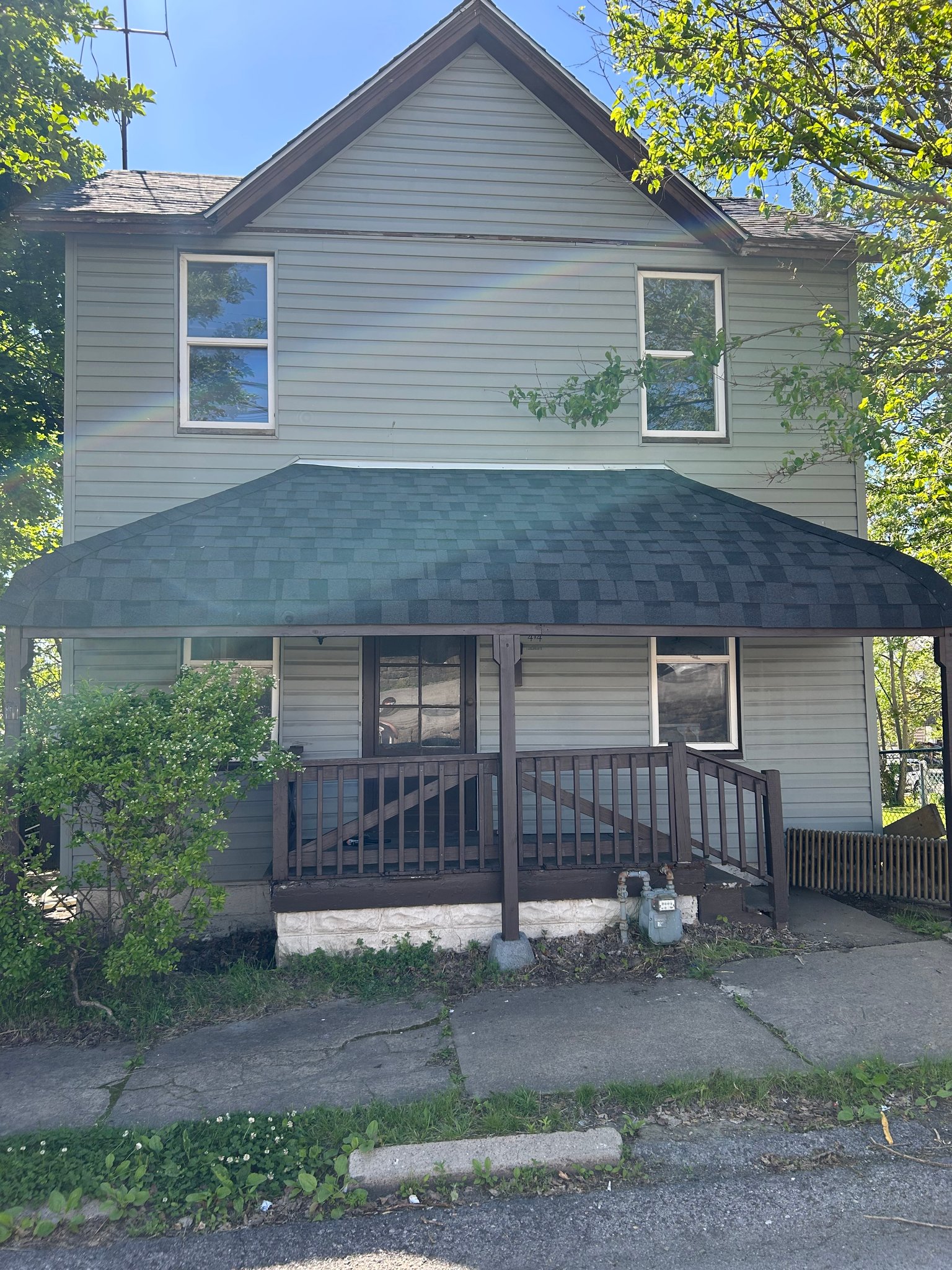 Butler House: 414 S Washington St