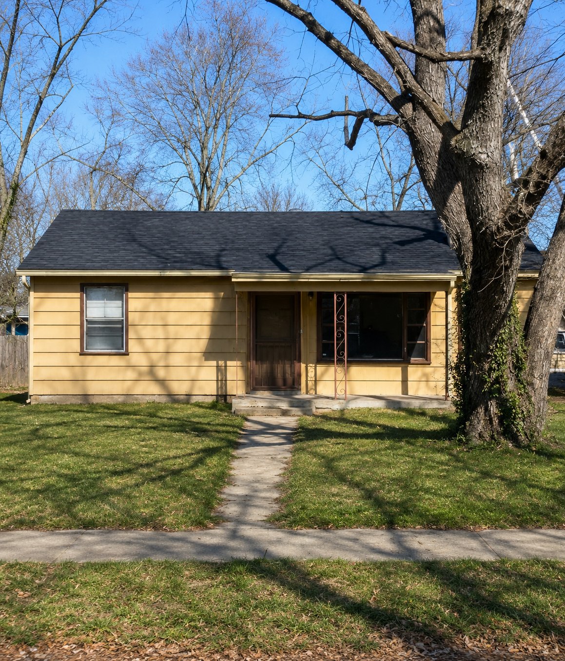 BLYTHEVILLE House: 725 NE PARKWAY