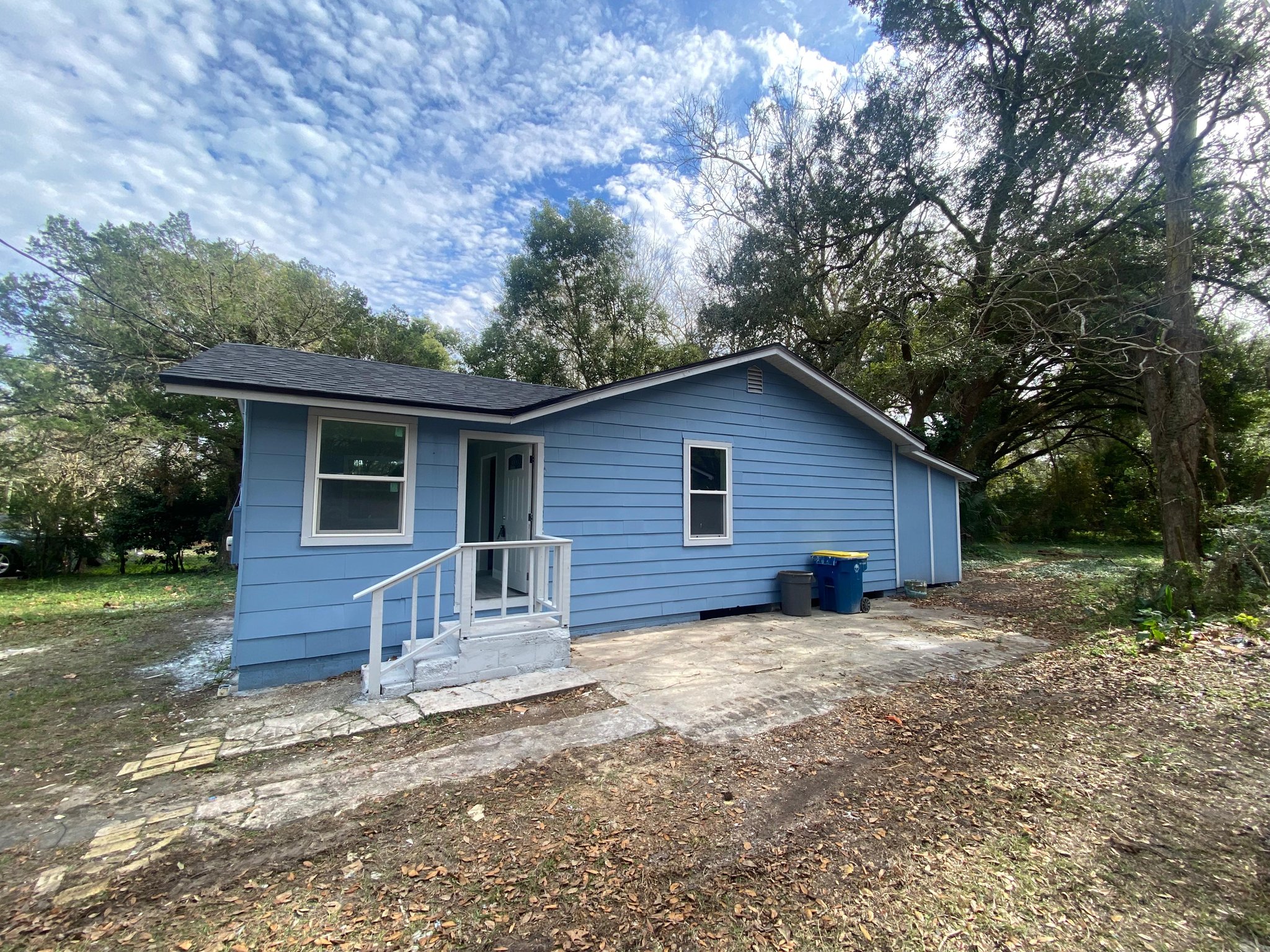 Jacksonville House: 2050 w 40th st