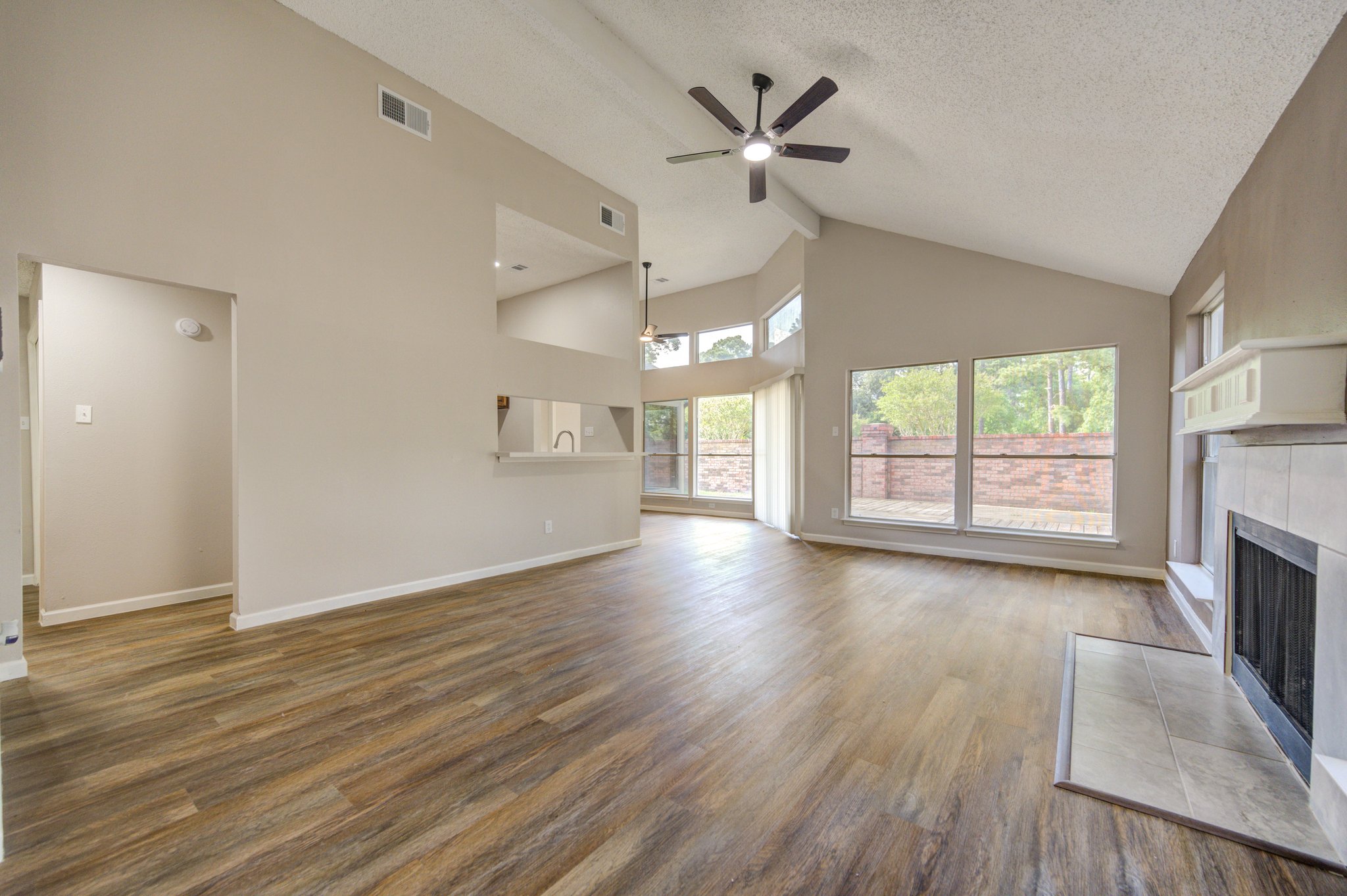Houston House: 8418 Mosshang Ct
