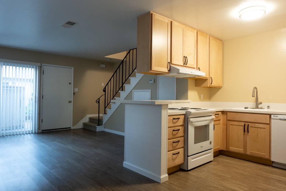 Fairfax Townhome: 2525 Sir Francis Drake Blvd