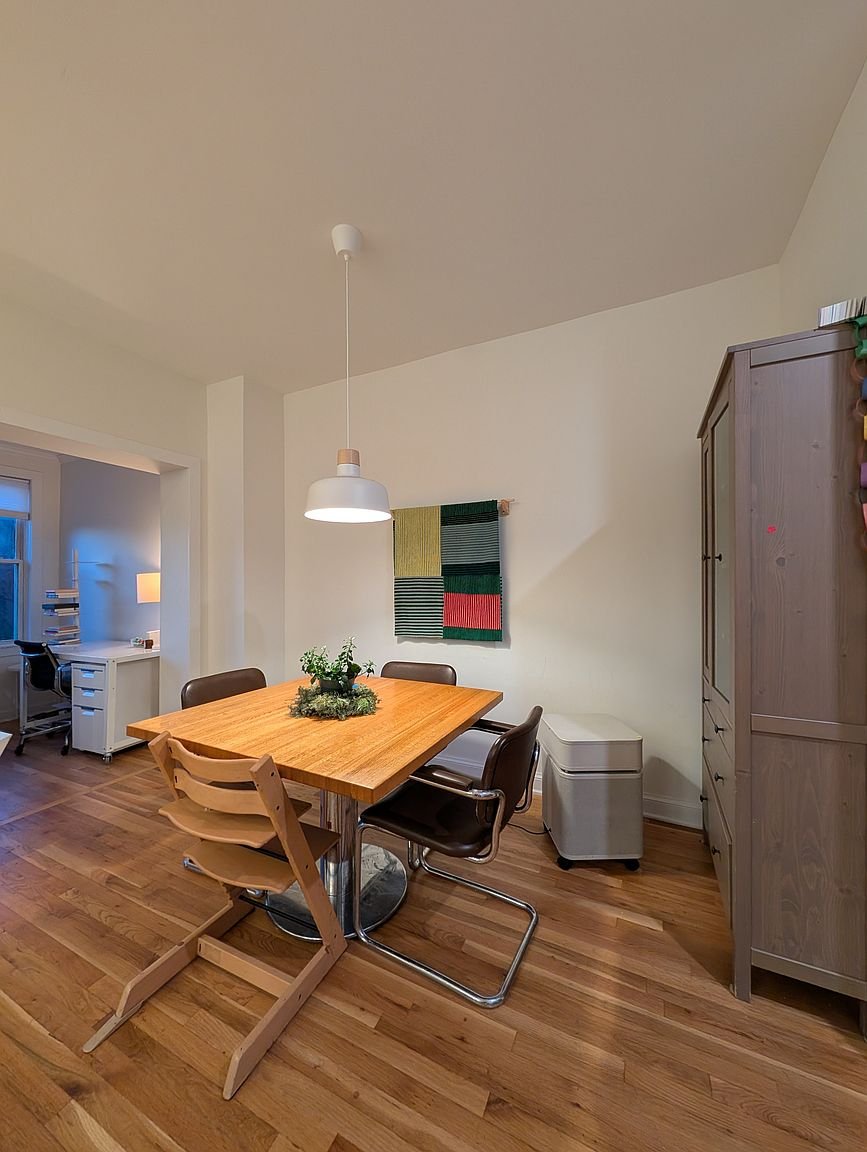 Washington House: 2720 10th St NE