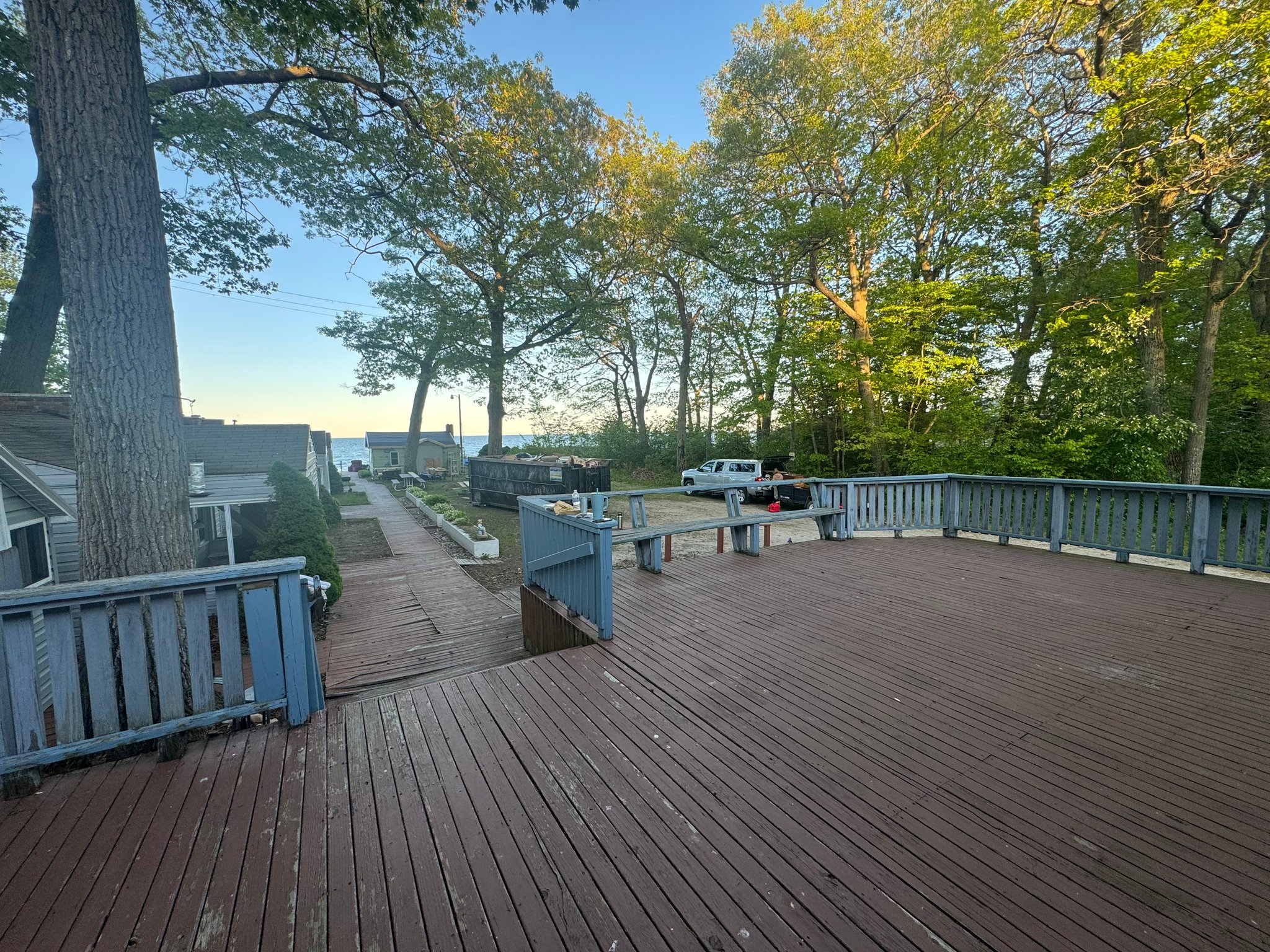 Au Gres House: 5883 S Lake Ln