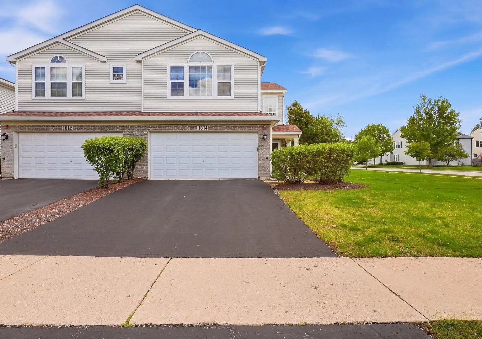 Montgomery Townhome: 1814 Candlelight Circle