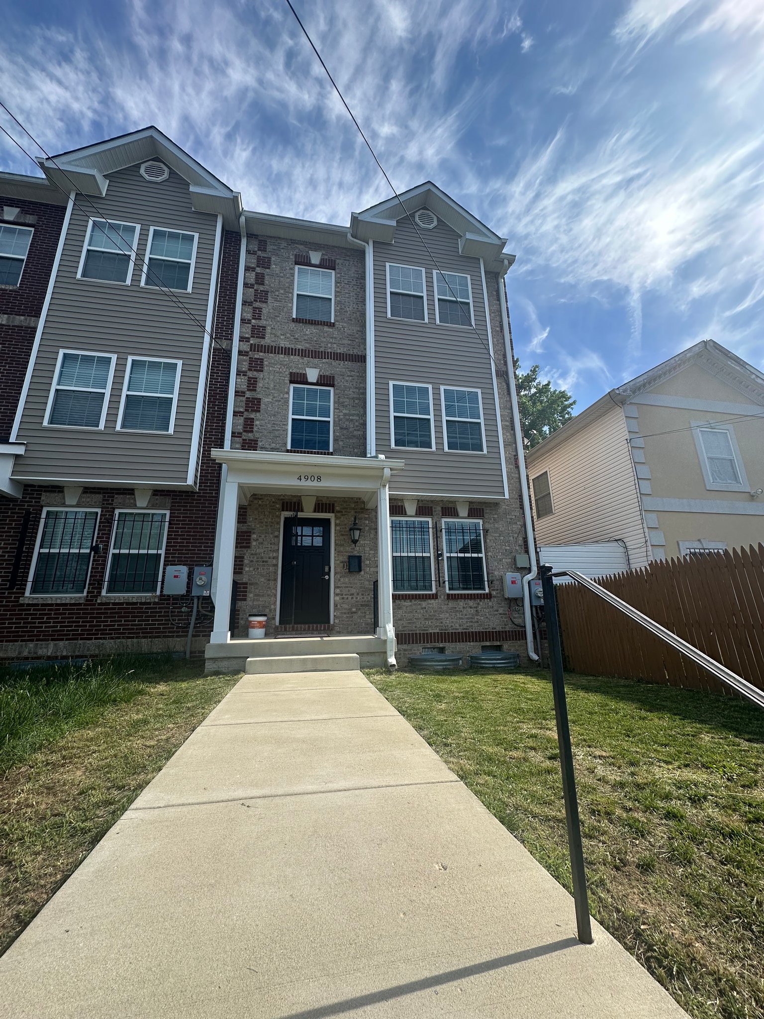 Washington Townhome: 4908 D Street SE