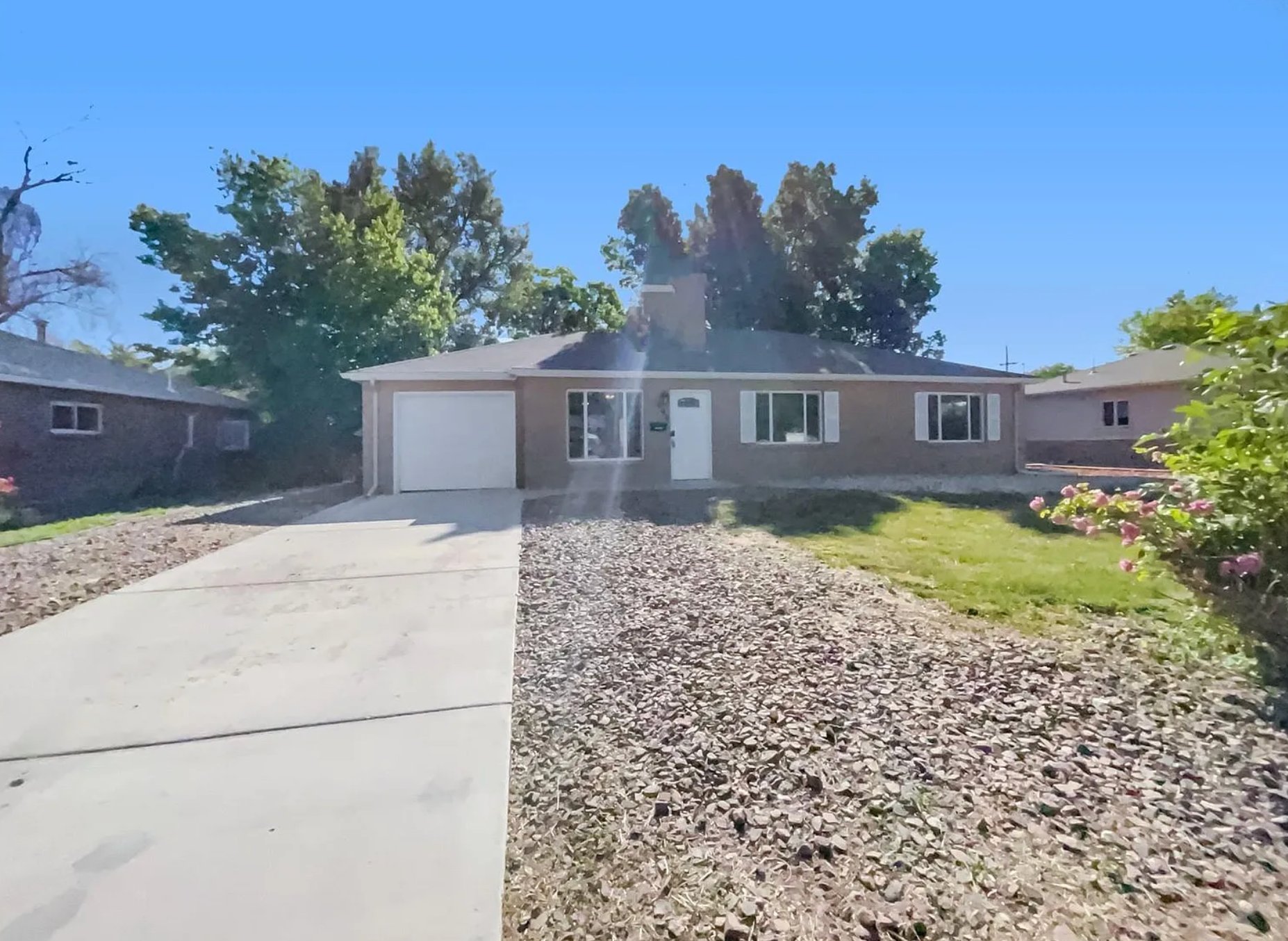 Aurora House: 990 Salem St